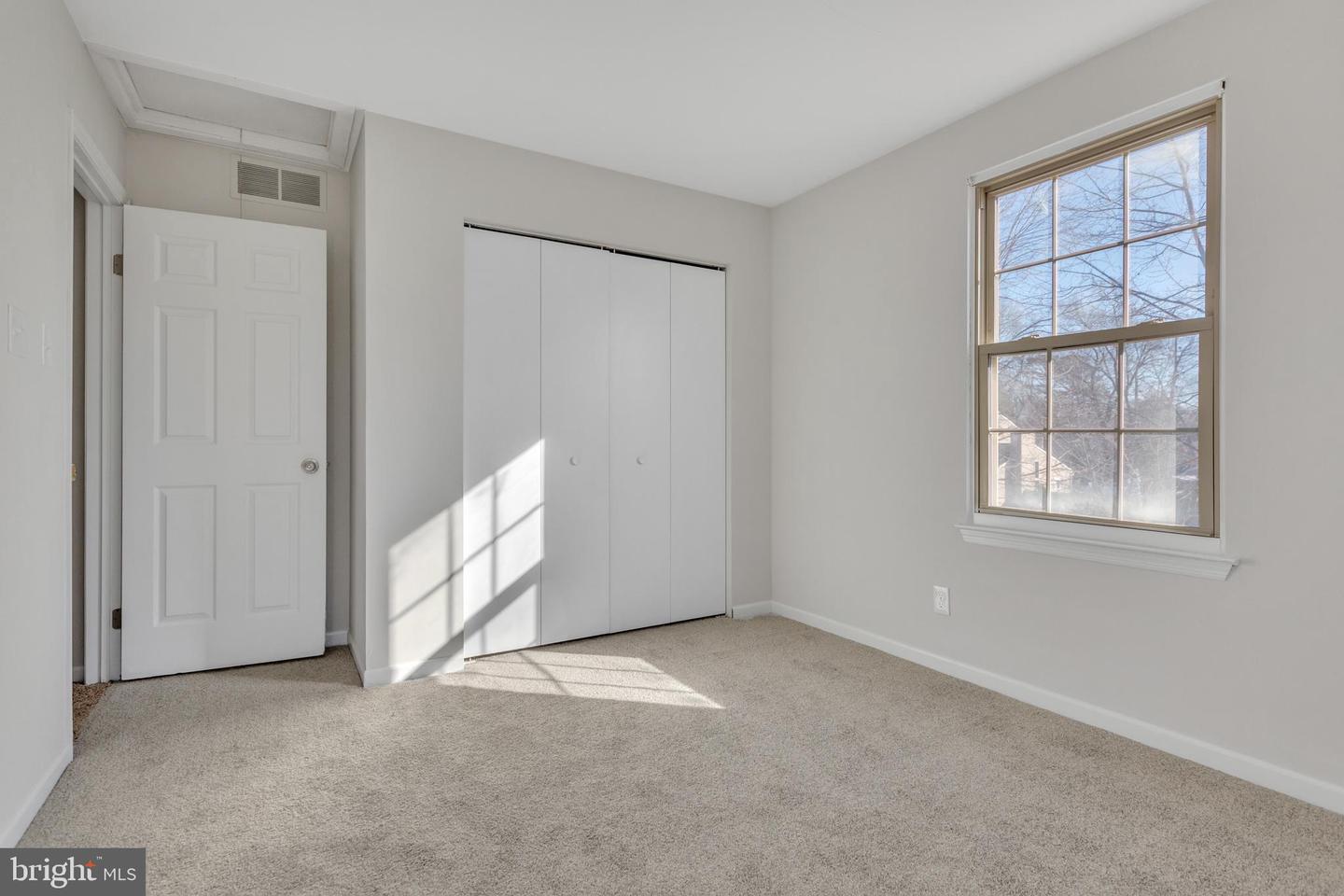 8 Bromley Dr