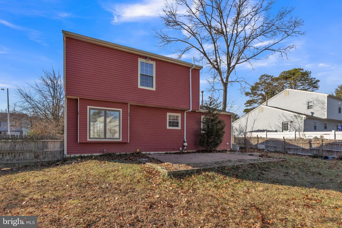 8 Bromley Dr