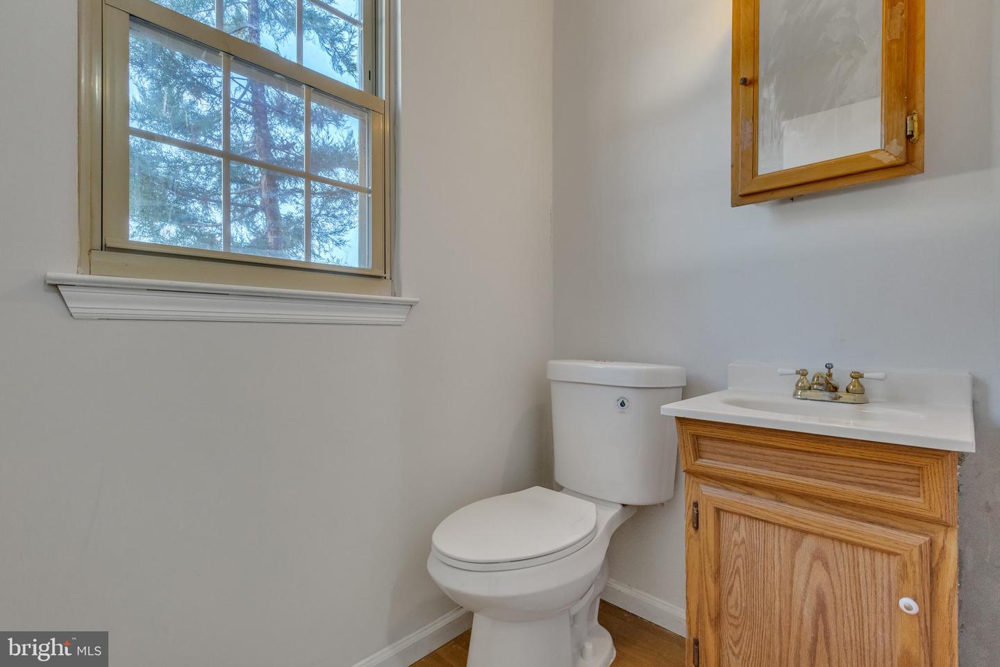 8 Bromley Dr