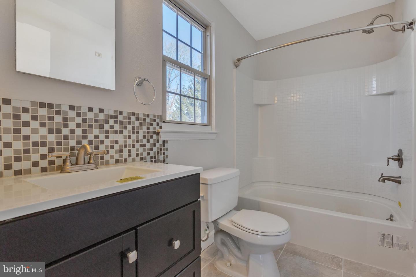 8 Bromley Dr