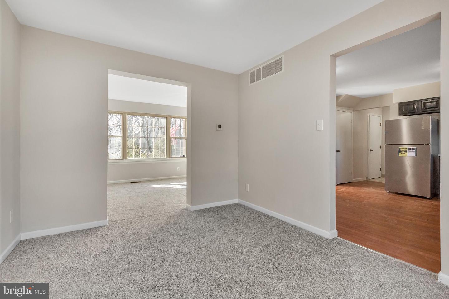 8 Bromley Dr