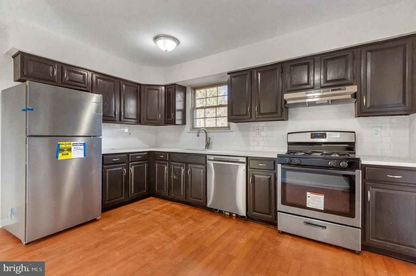 8 Bromley Dr