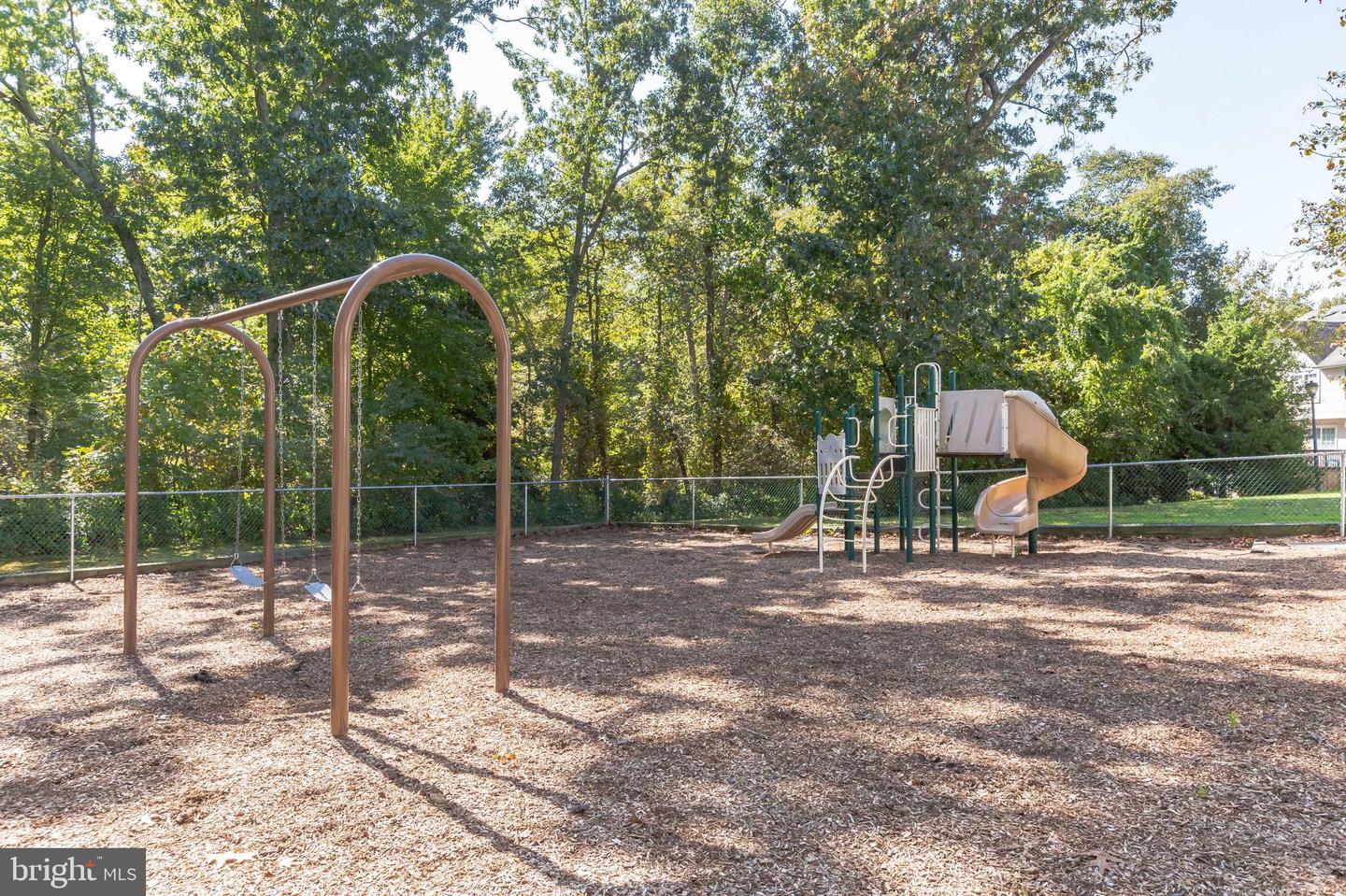 2204 Beacon Hill Dr