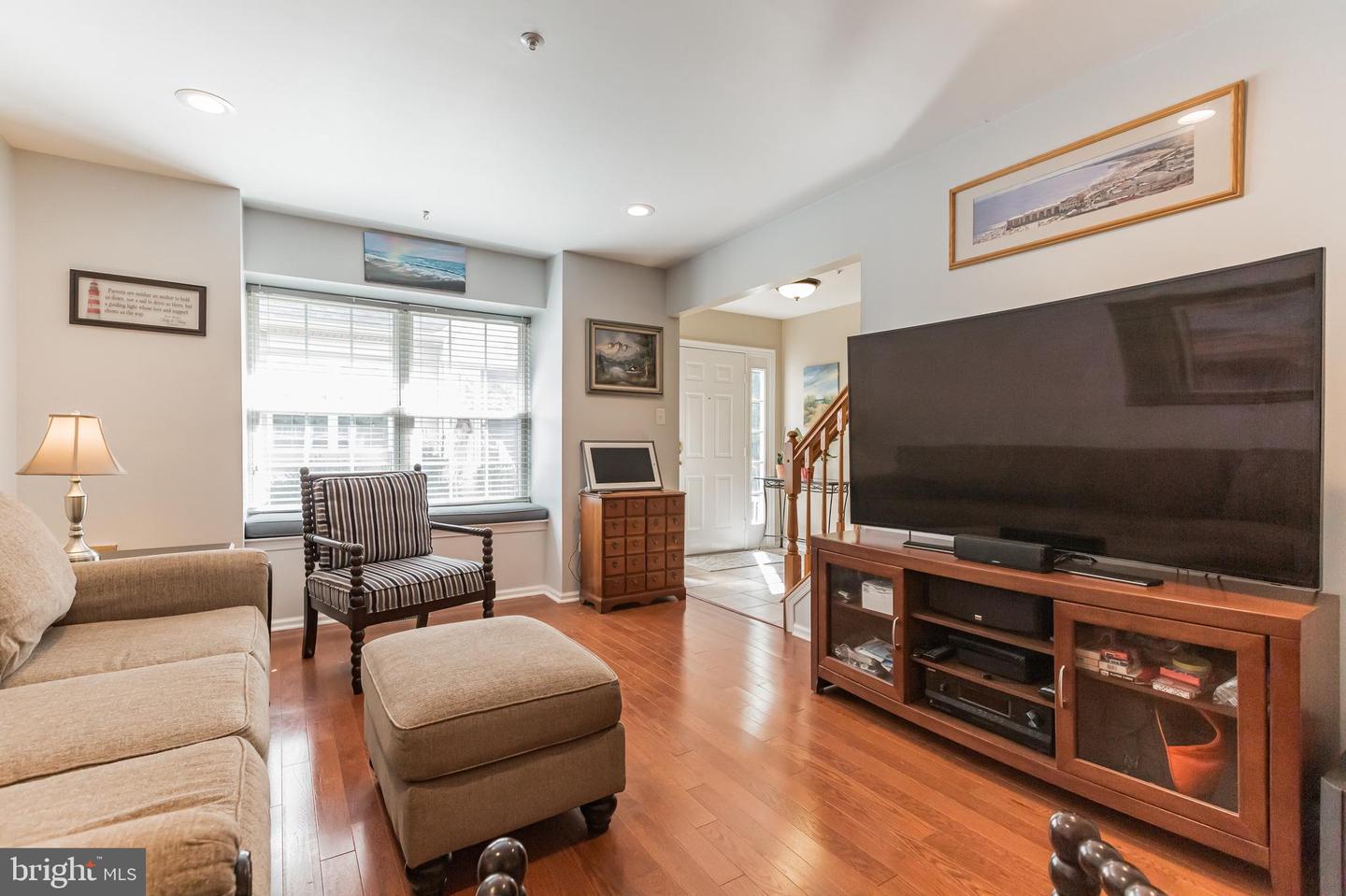 2204 Beacon Hill Dr