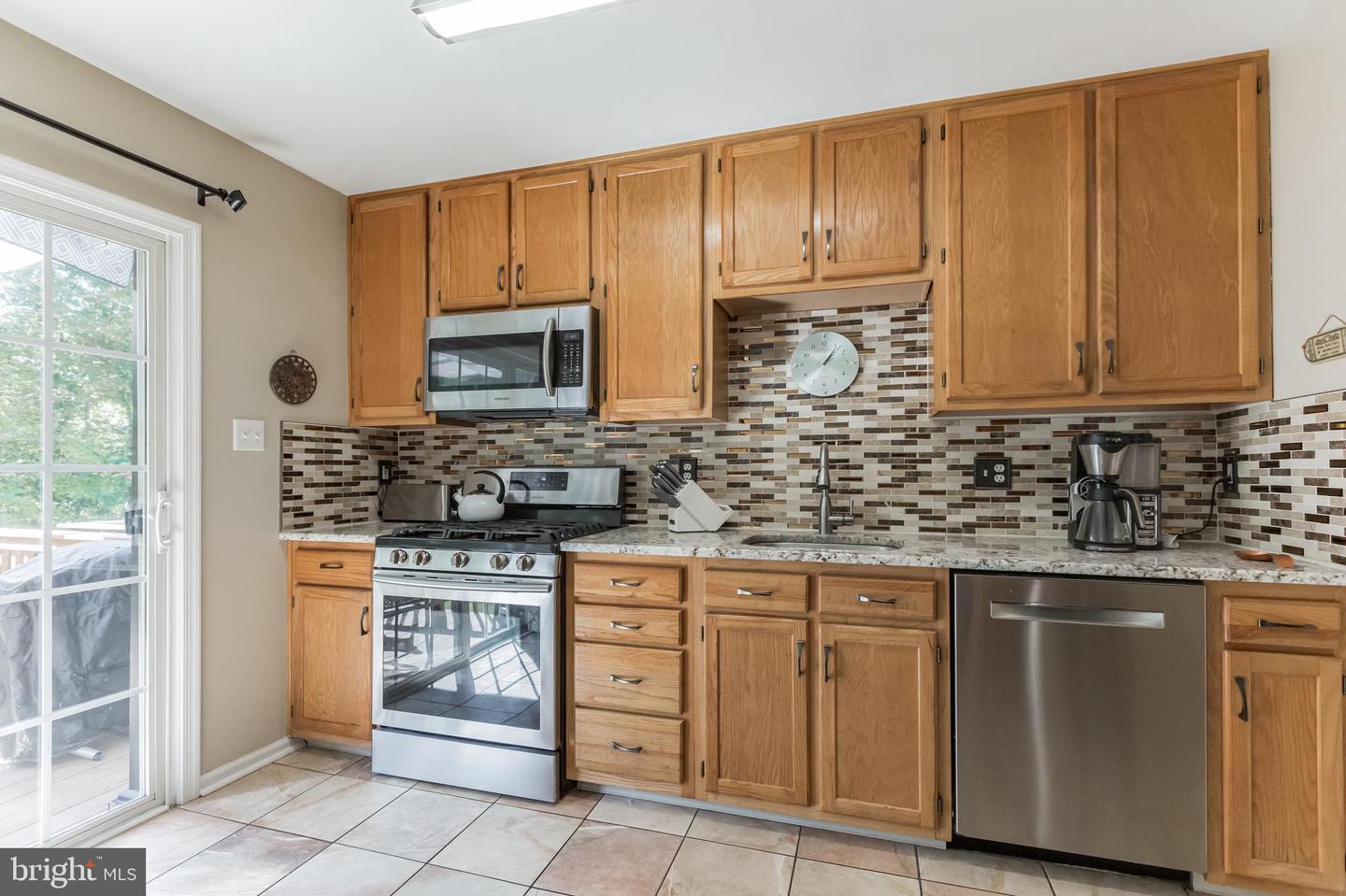2204 Beacon Hill Dr
