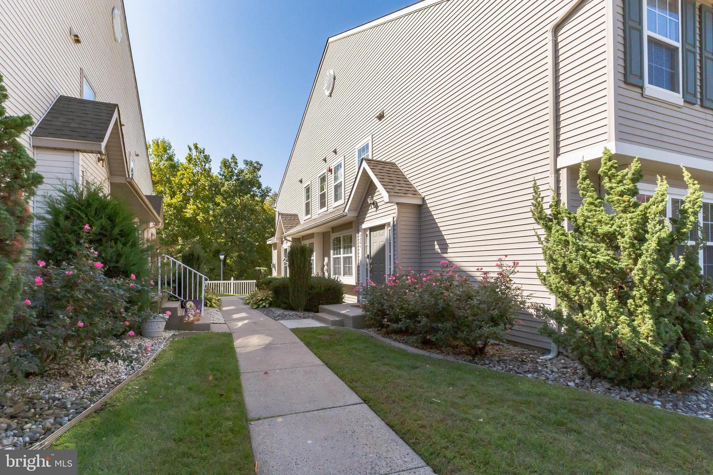 2204 Beacon Hill Dr