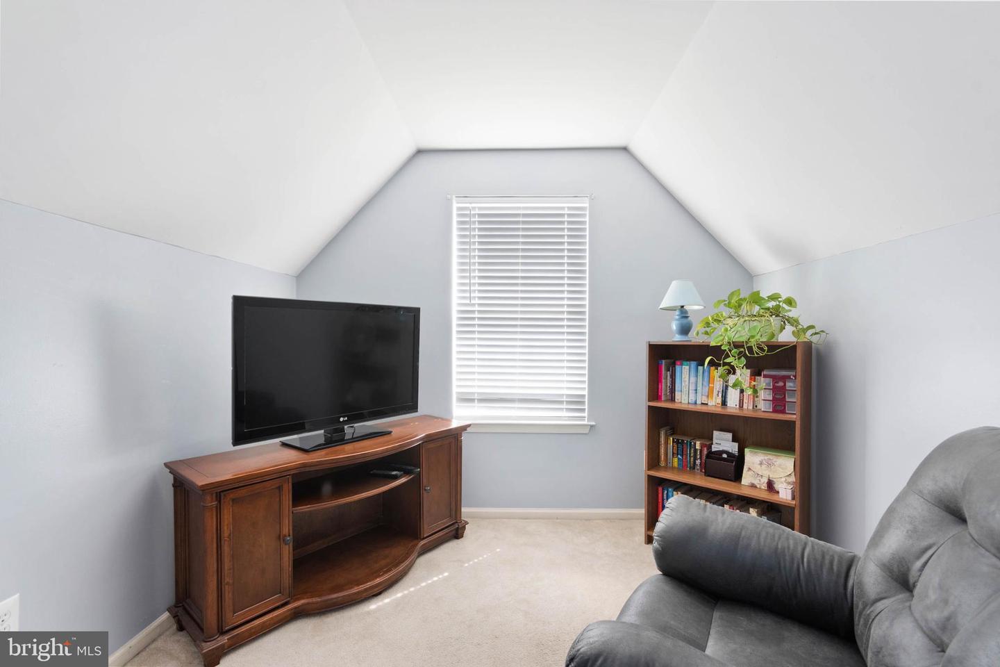 13 Larkspur Cir