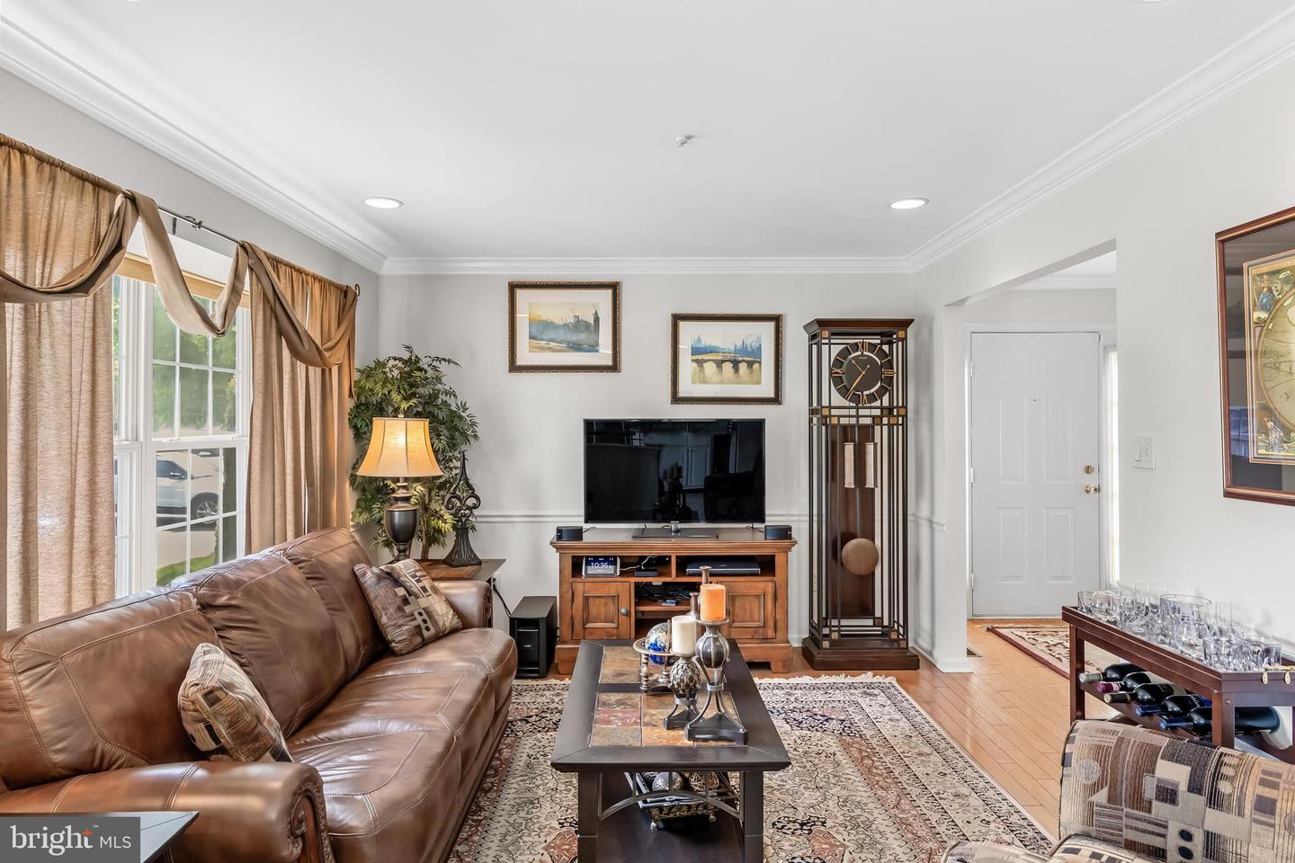 2101 Beacon Hill Dr