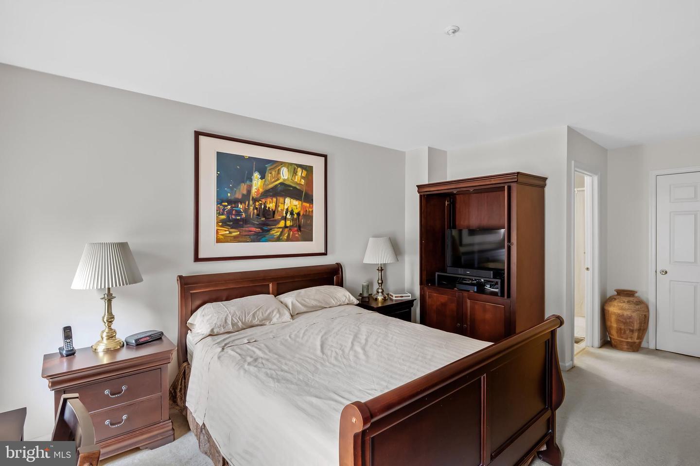2101 Beacon Hill Dr