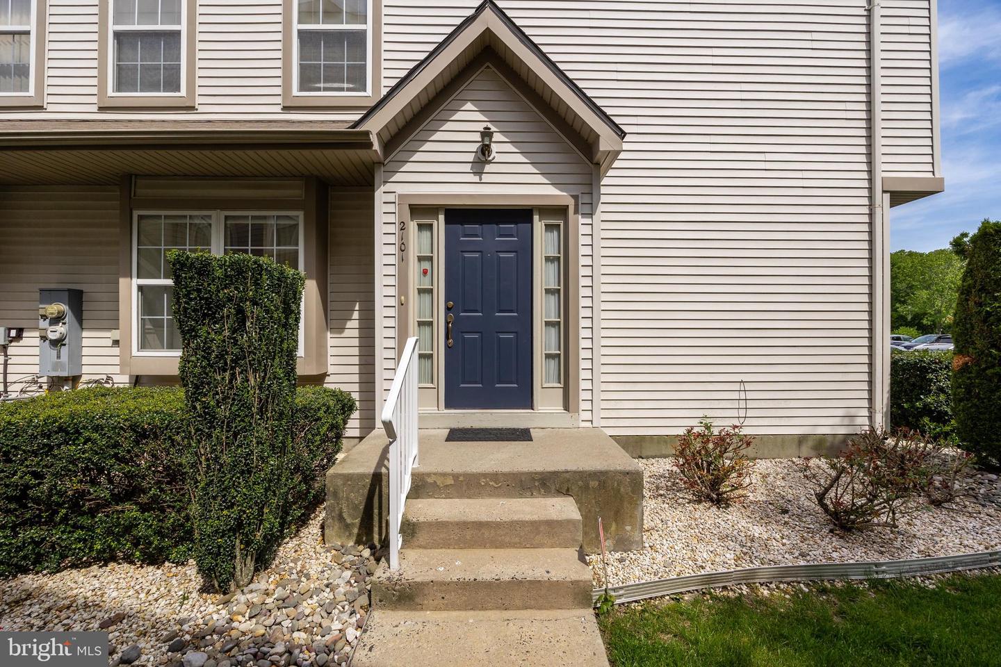 2101 Beacon Hill Dr