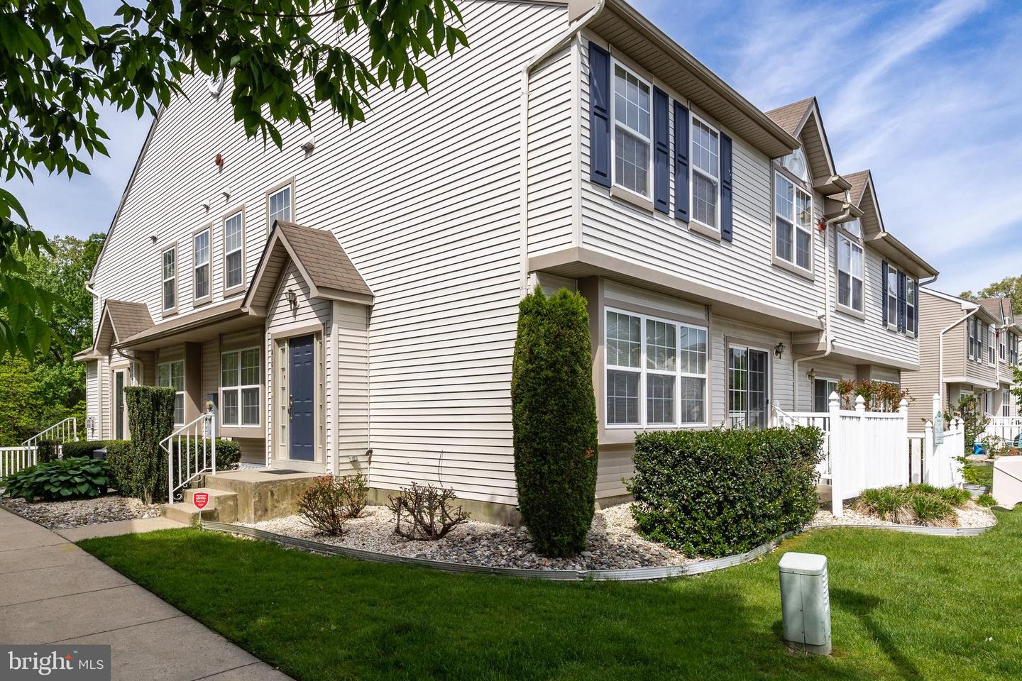 2101 Beacon Hill Dr