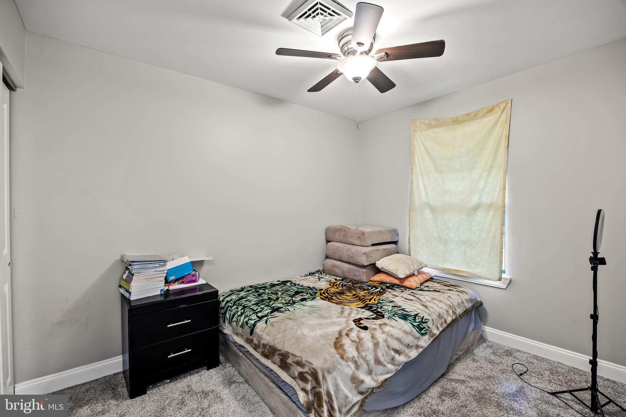 327 6th Ave