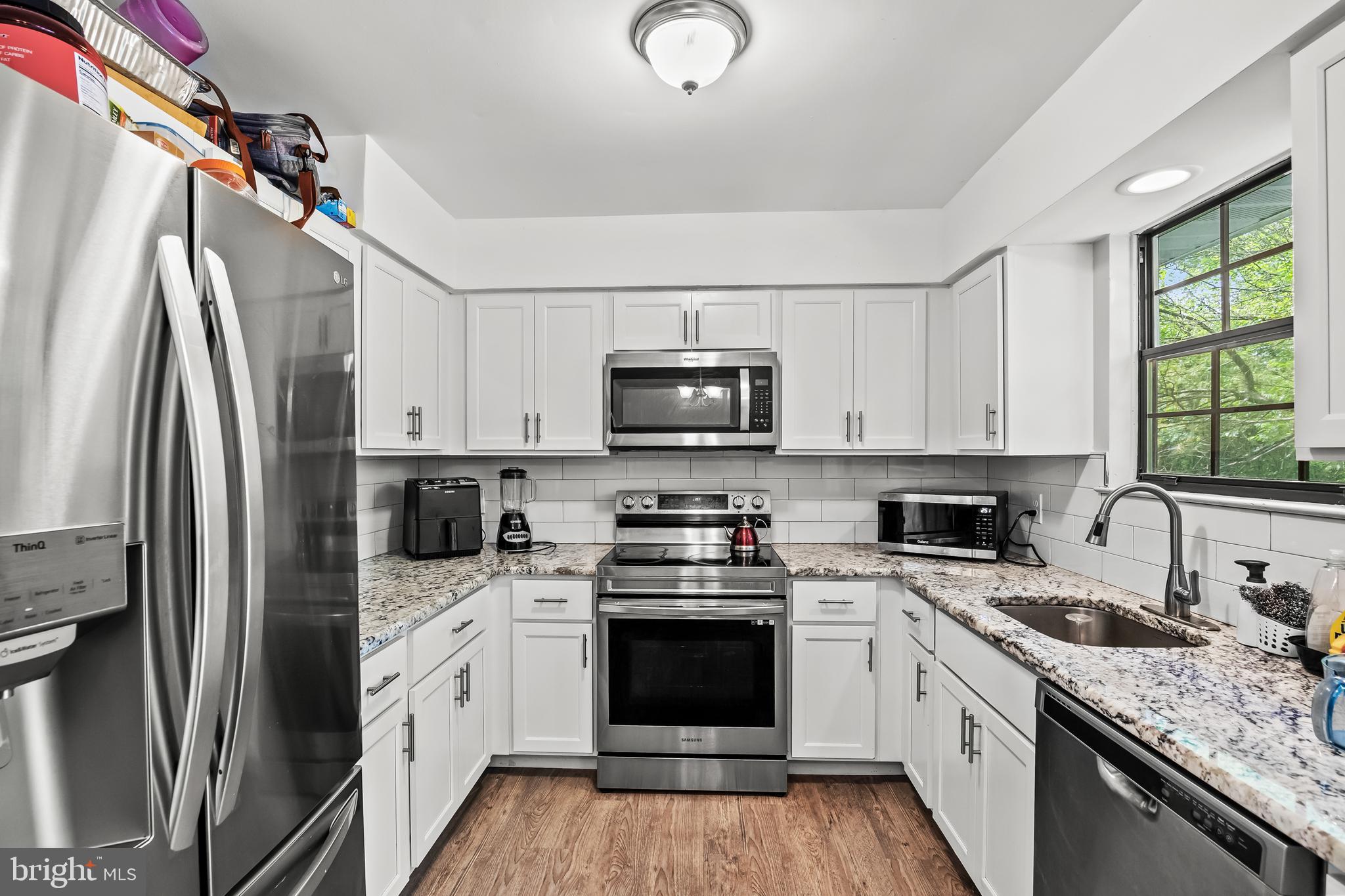 327 6th Ave