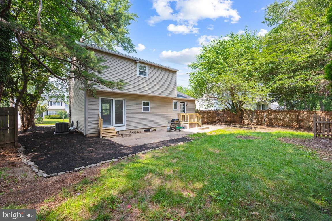 39 Joans Ln