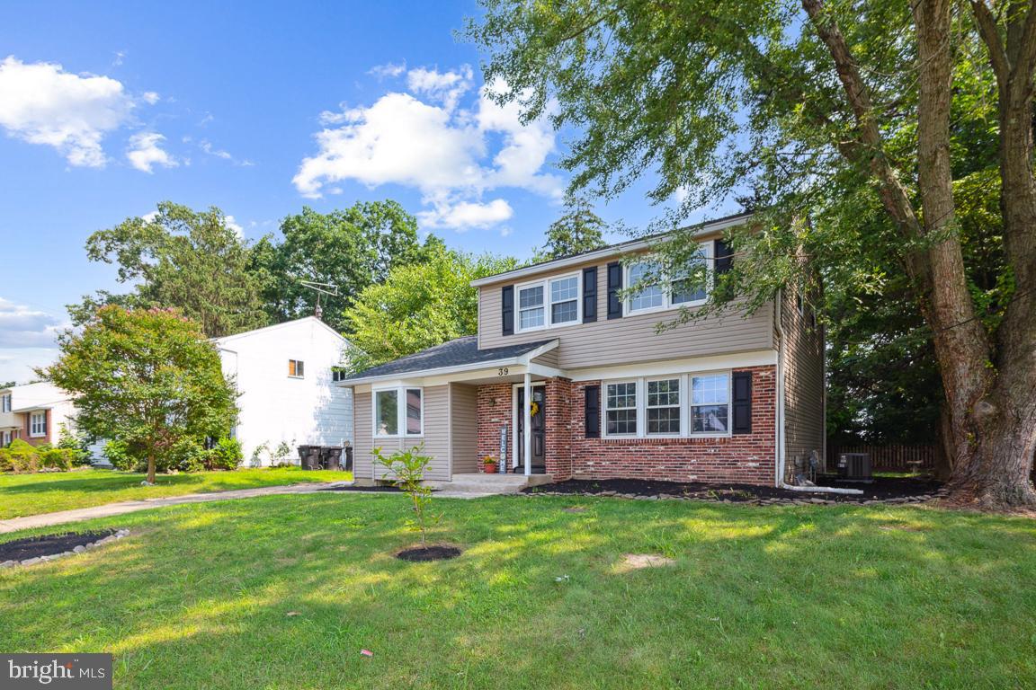 39 Joans Ln