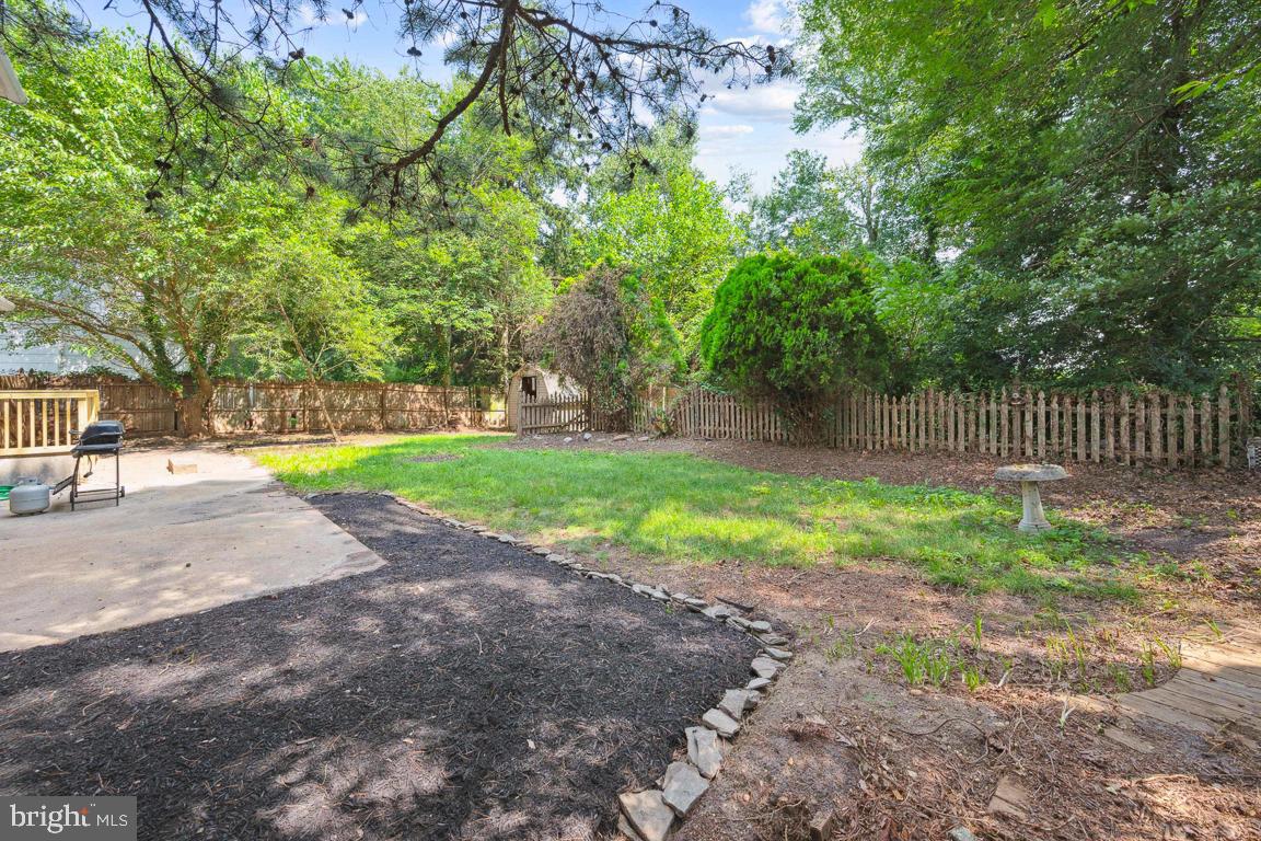 39 Joans Ln