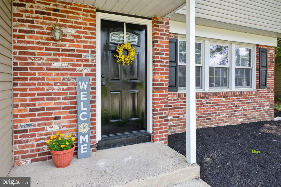 39 Joans Ln