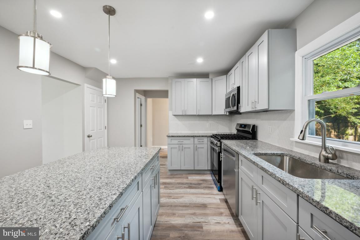 39 Joans Ln
