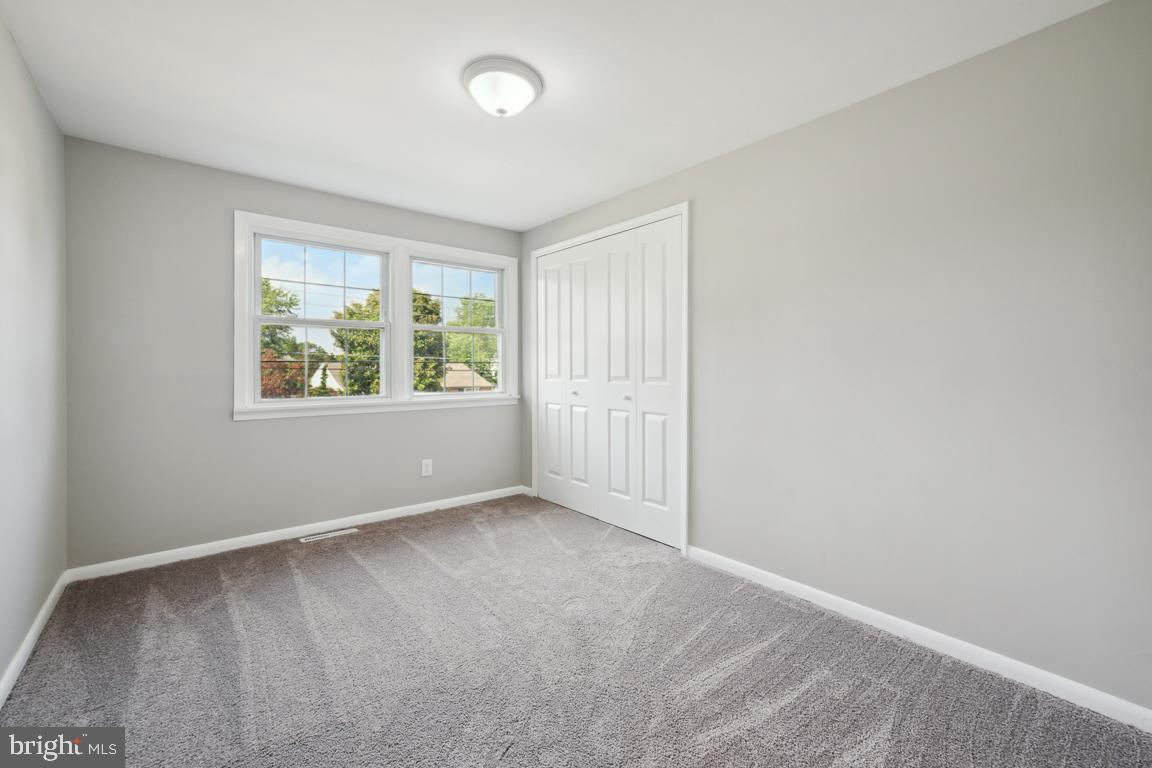 39 Joans Ln