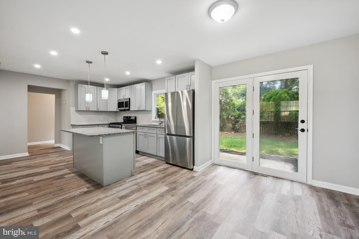 39 Joans Ln