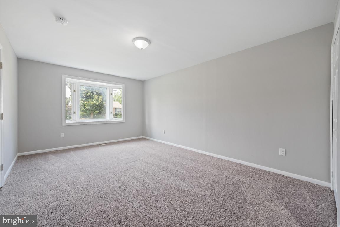 39 Joans Ln