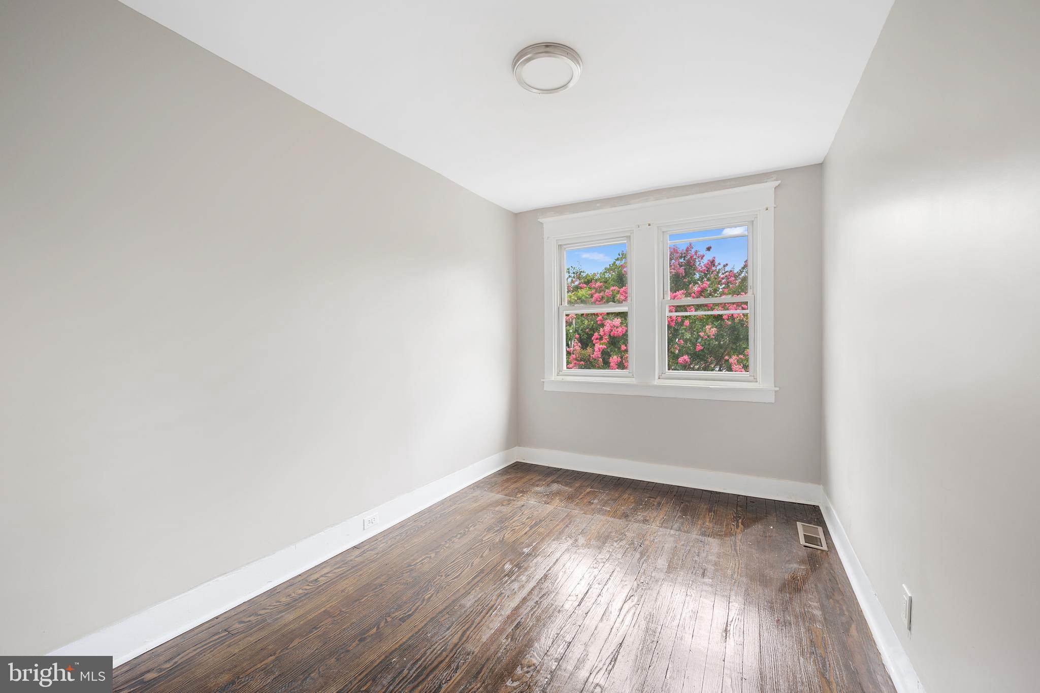 1148 Magnolia Ave
