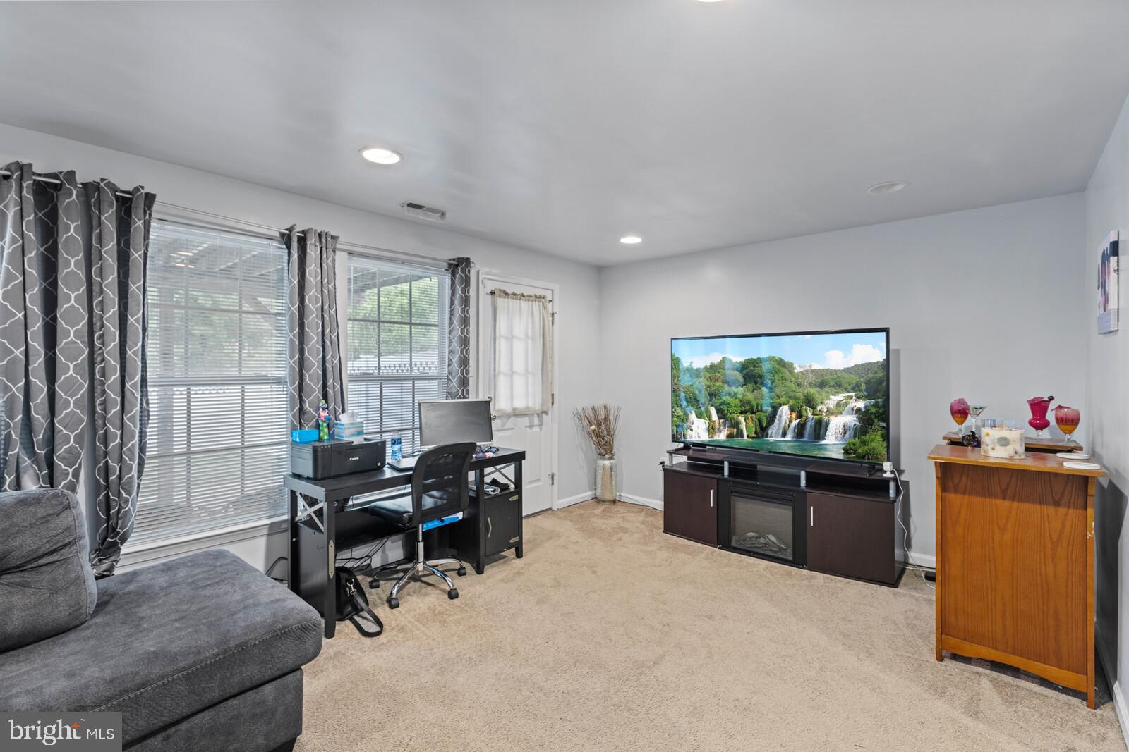 66 Colts Neck Dr