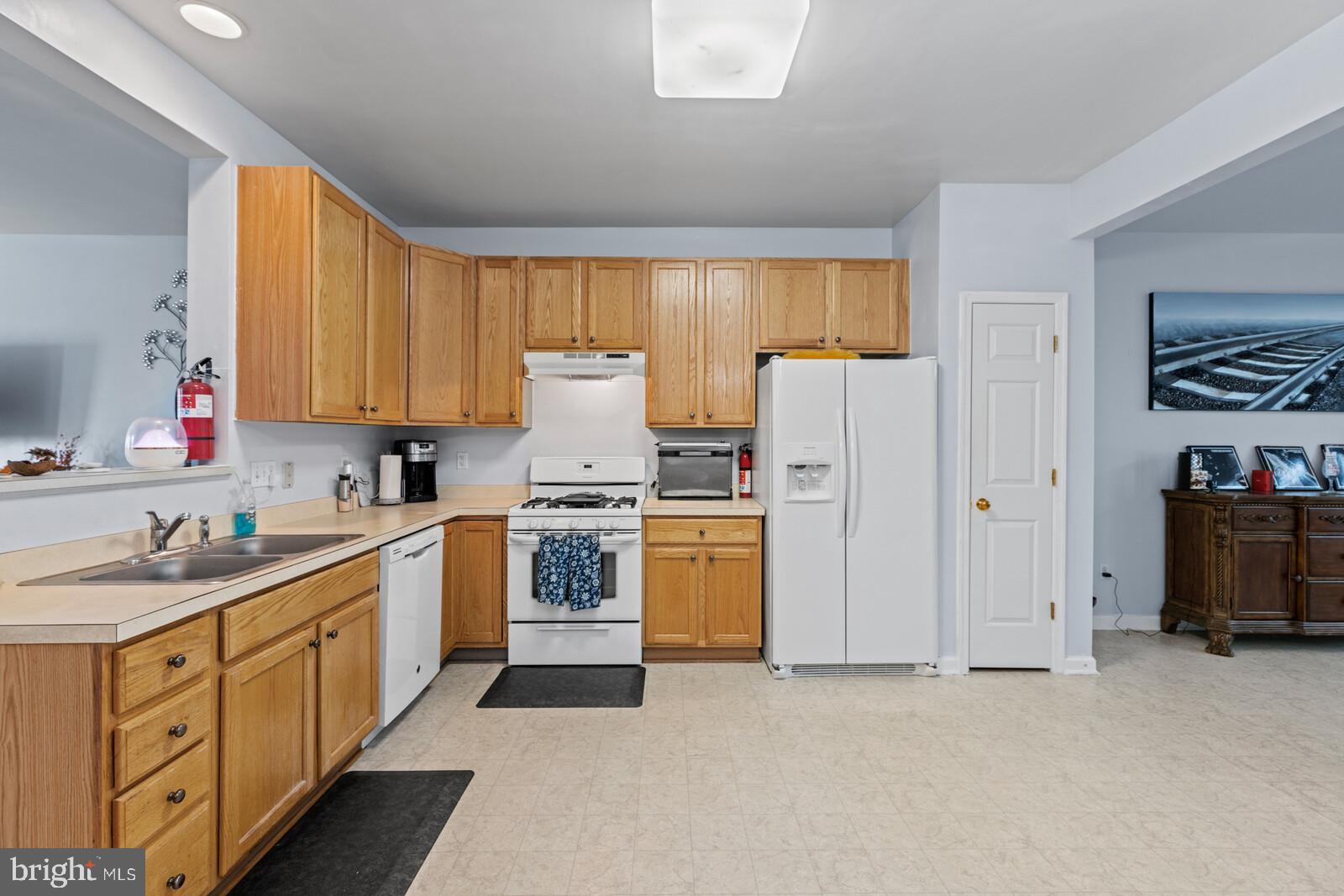 66 Colts Neck Dr