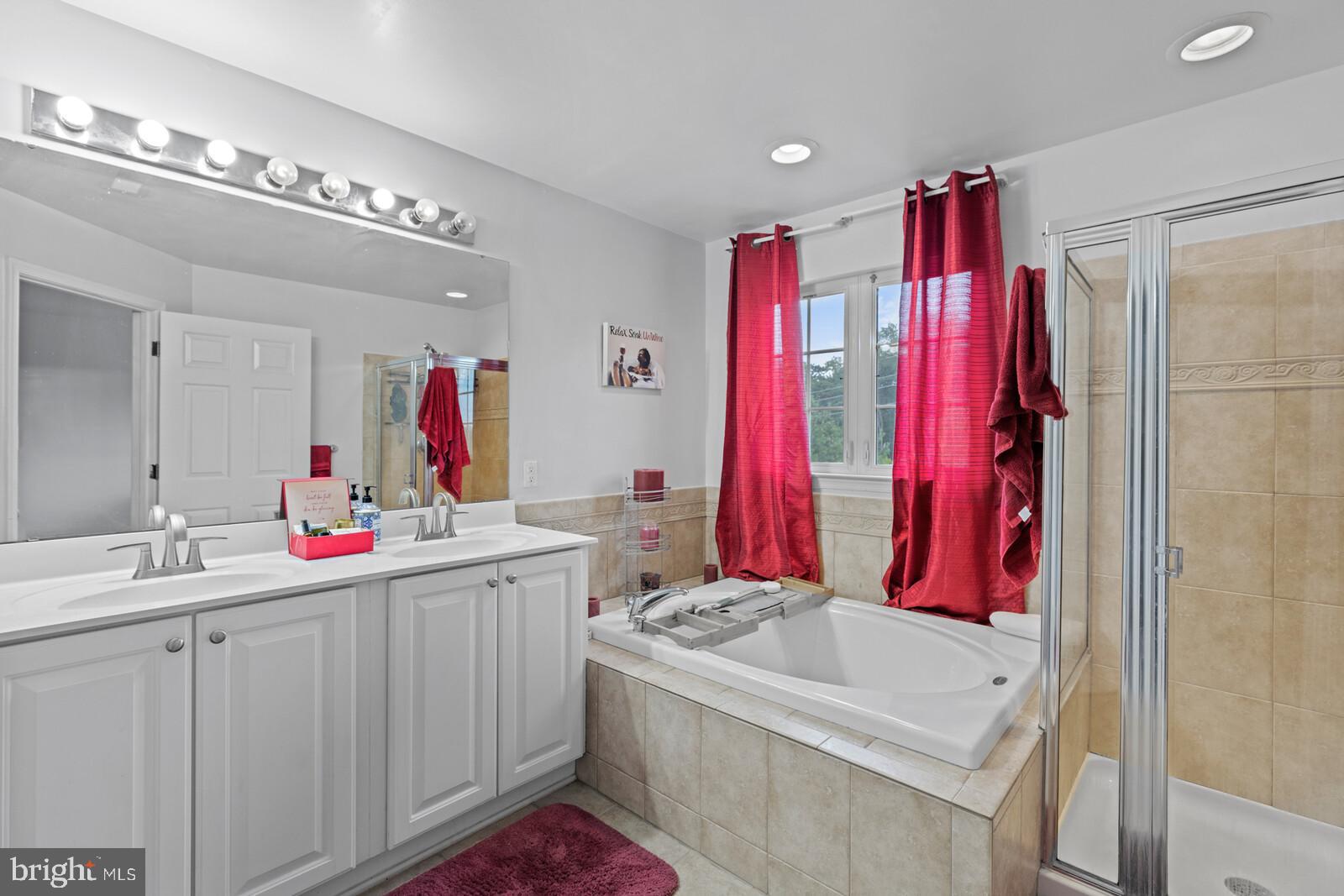 66 Colts Neck Dr