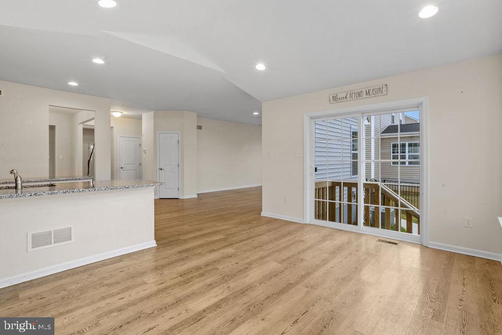 32 Cayuga Ct