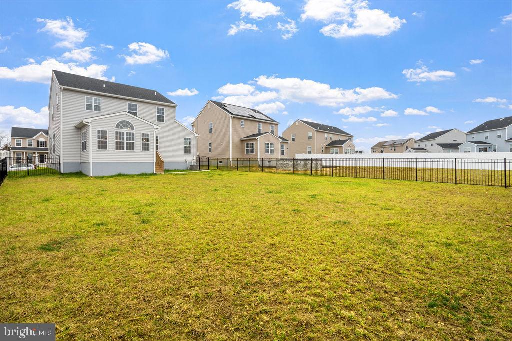 32 Cayuga Ct