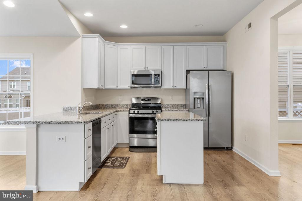 32 Cayuga Ct