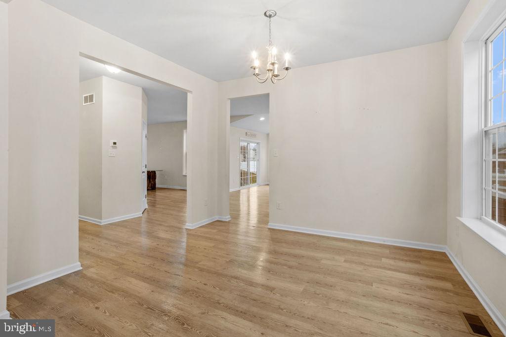 32 Cayuga Ct
