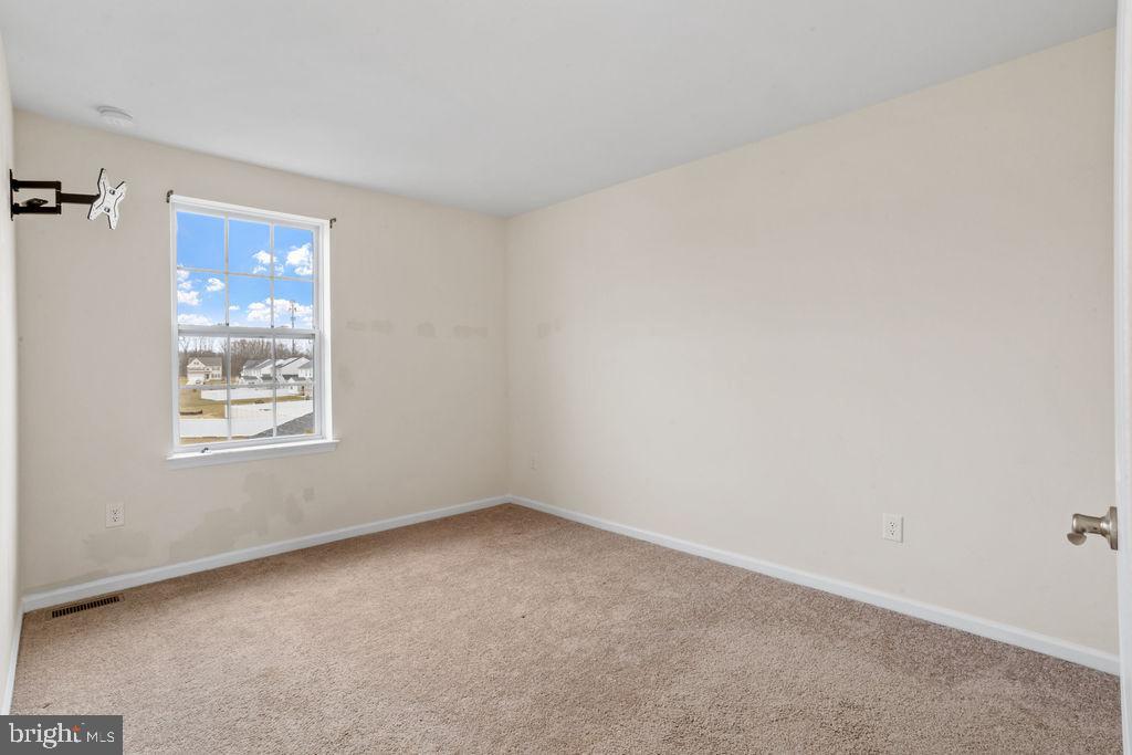 32 Cayuga Ct