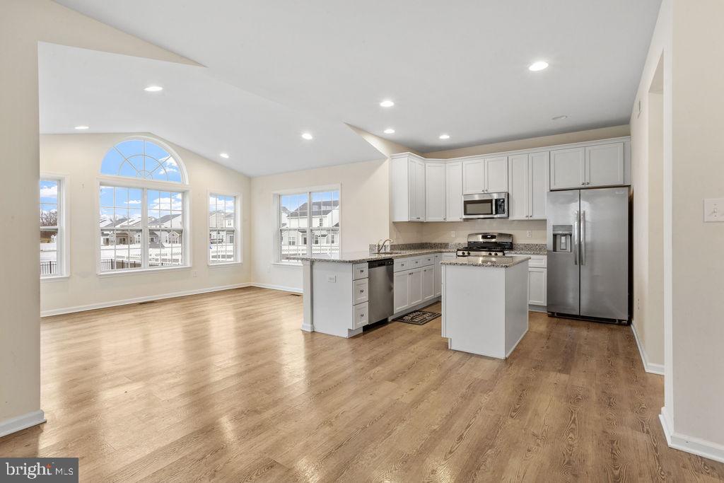 32 Cayuga Ct