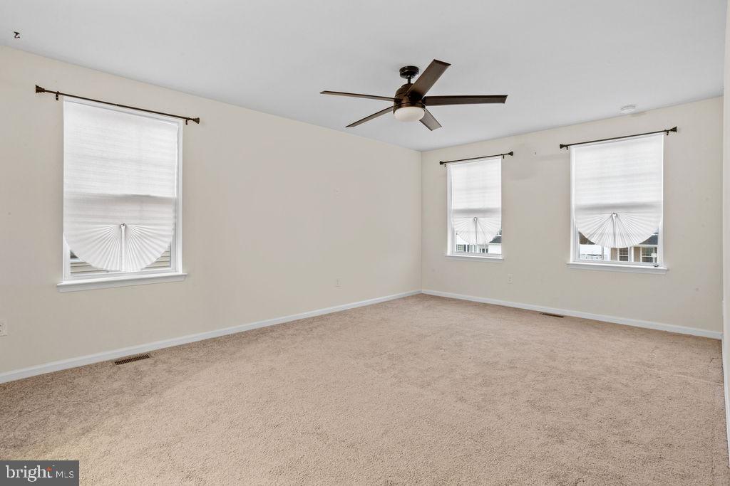 32 Cayuga Ct