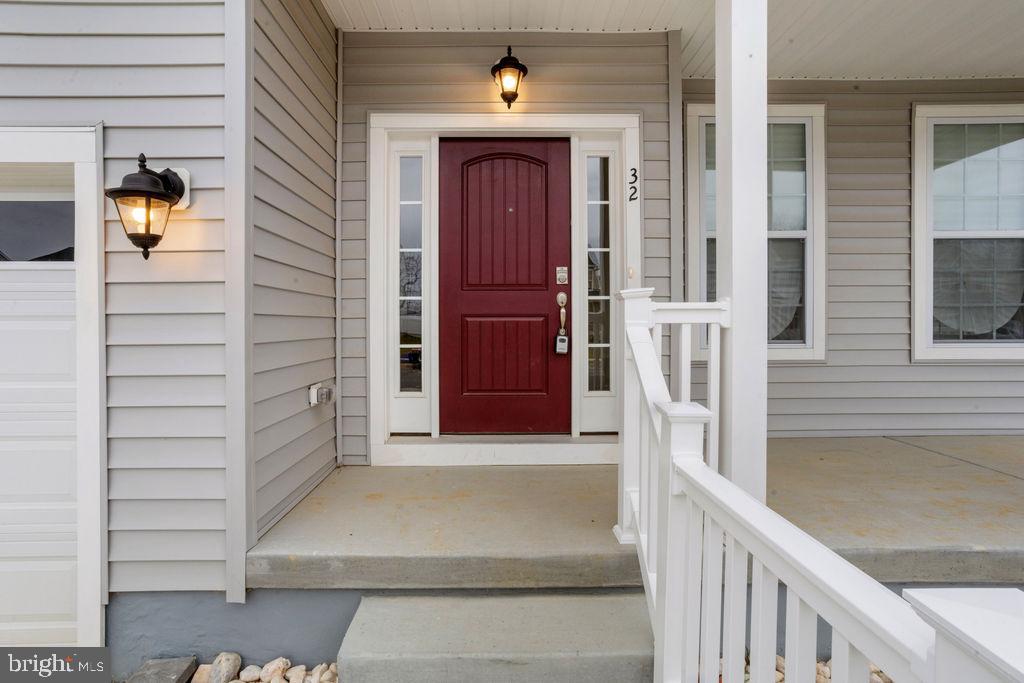 32 Cayuga Ct