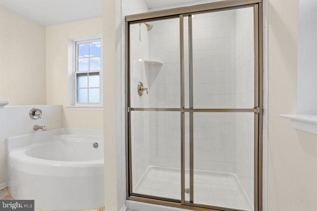 32 Cayuga Ct