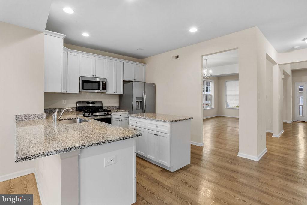32 Cayuga Ct