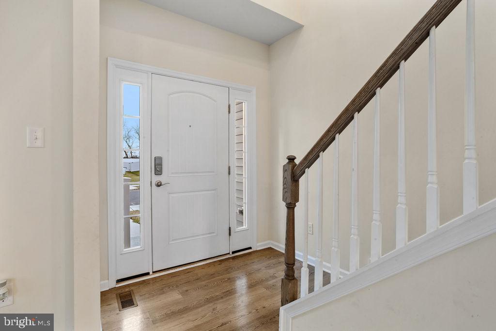 32 Cayuga Ct