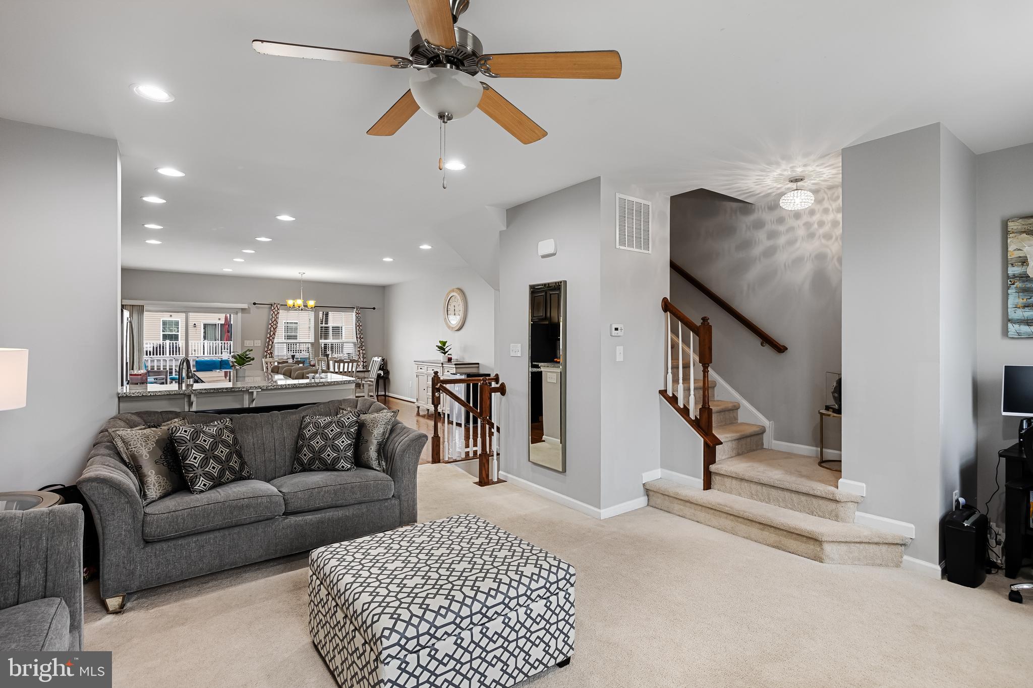 69 Village Green Ln