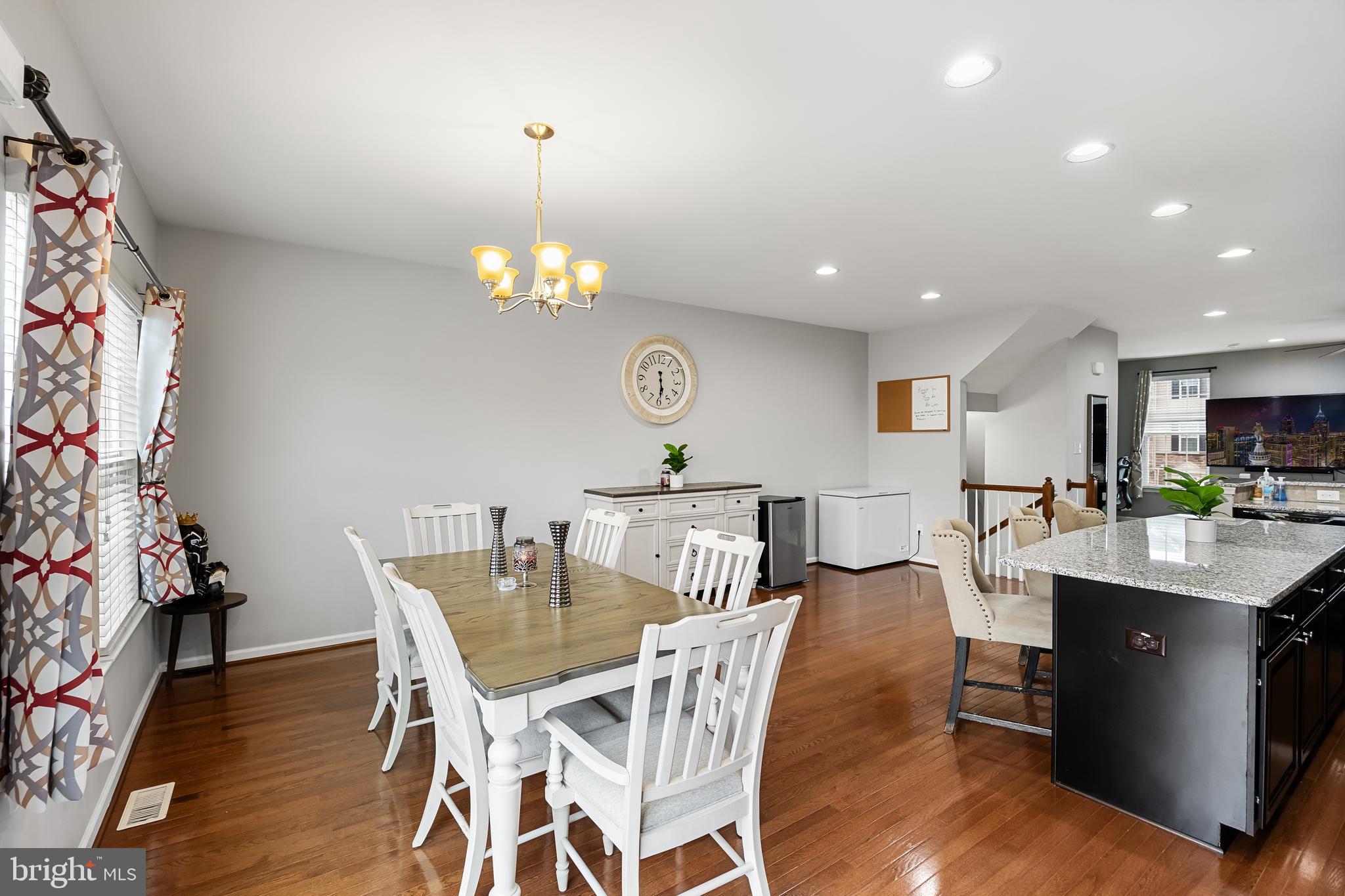 69 Village Green Ln