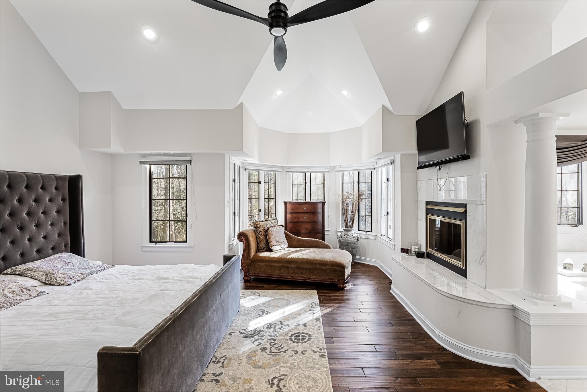 1 Elena Ct