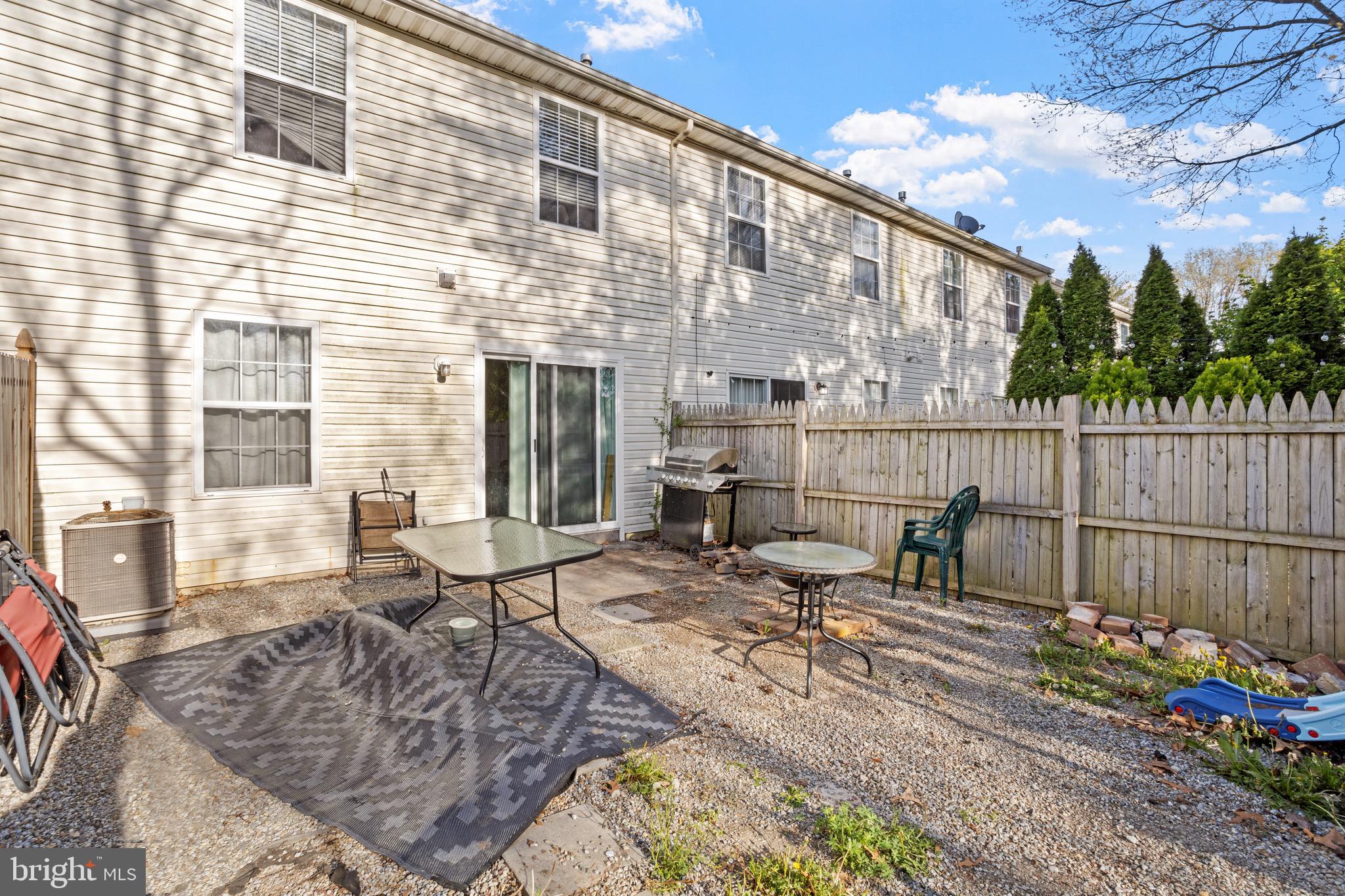 2227 Laurie Ct