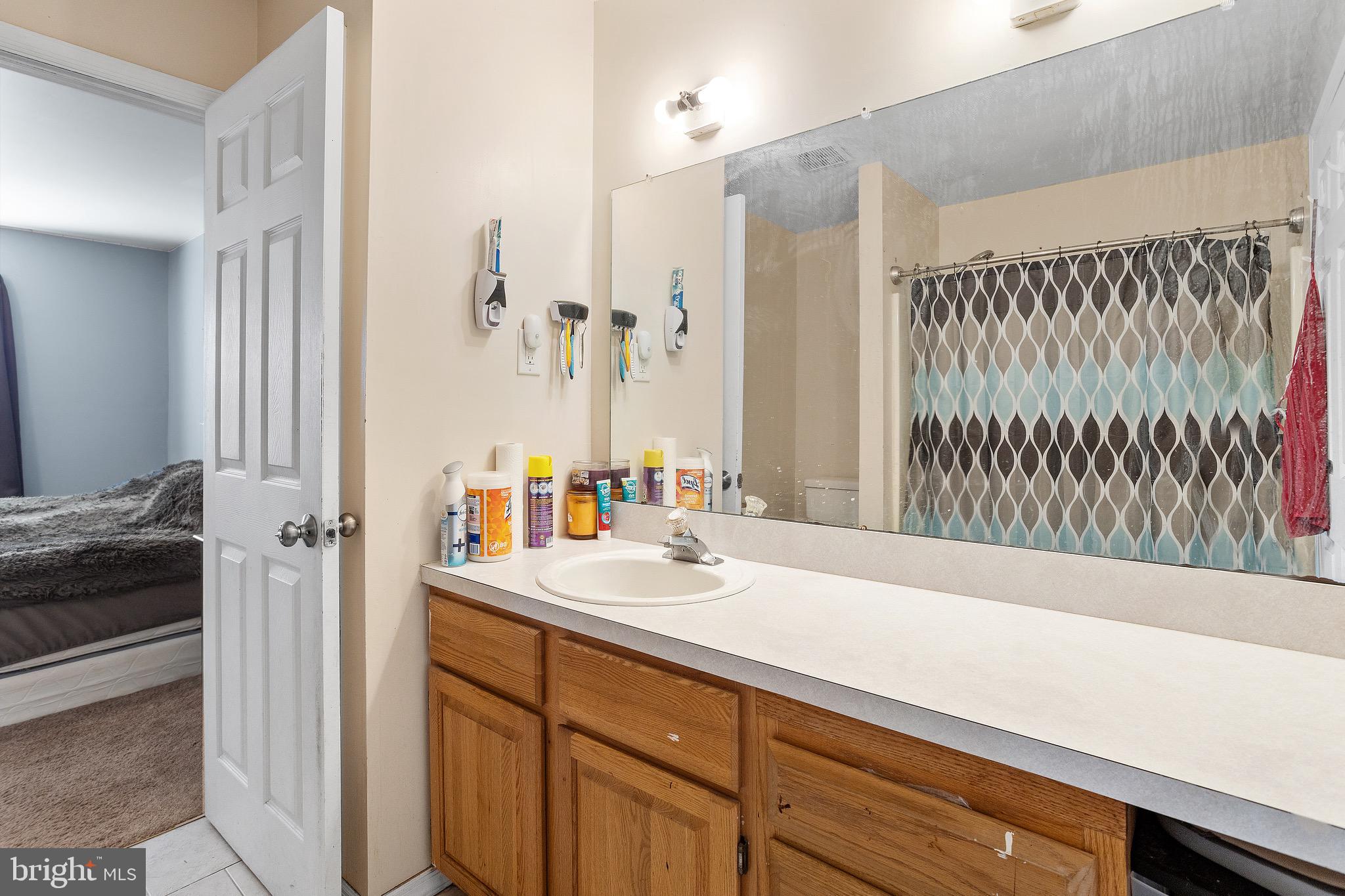 2227 Laurie Ct
