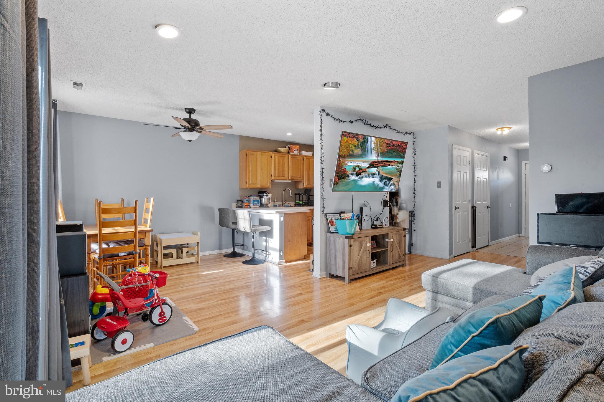 2227 Laurie Ct