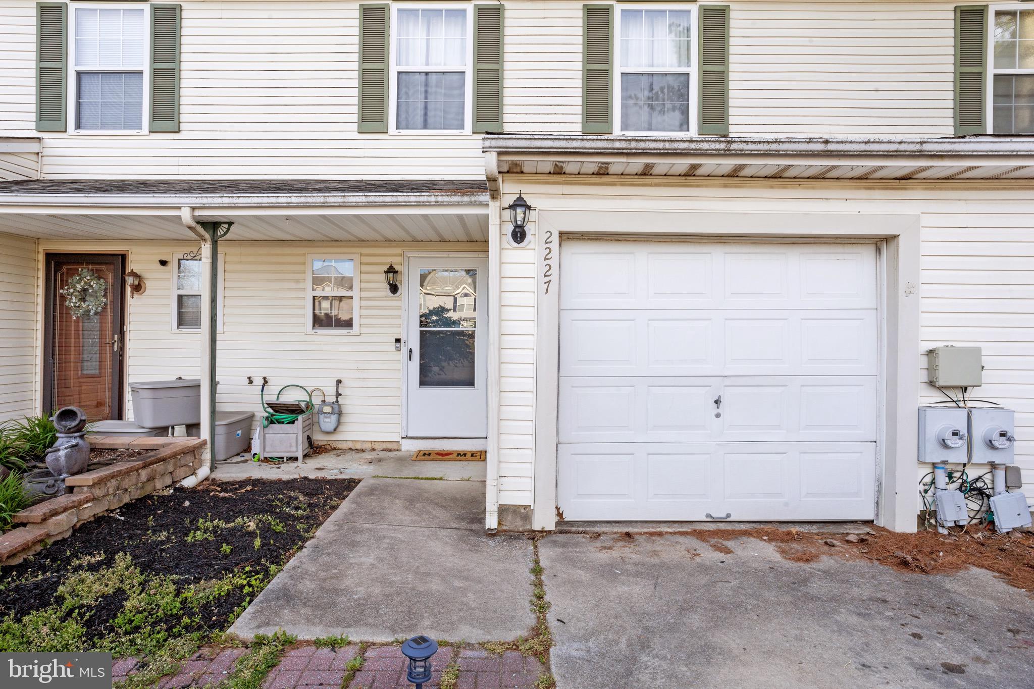 2227 Laurie Ct