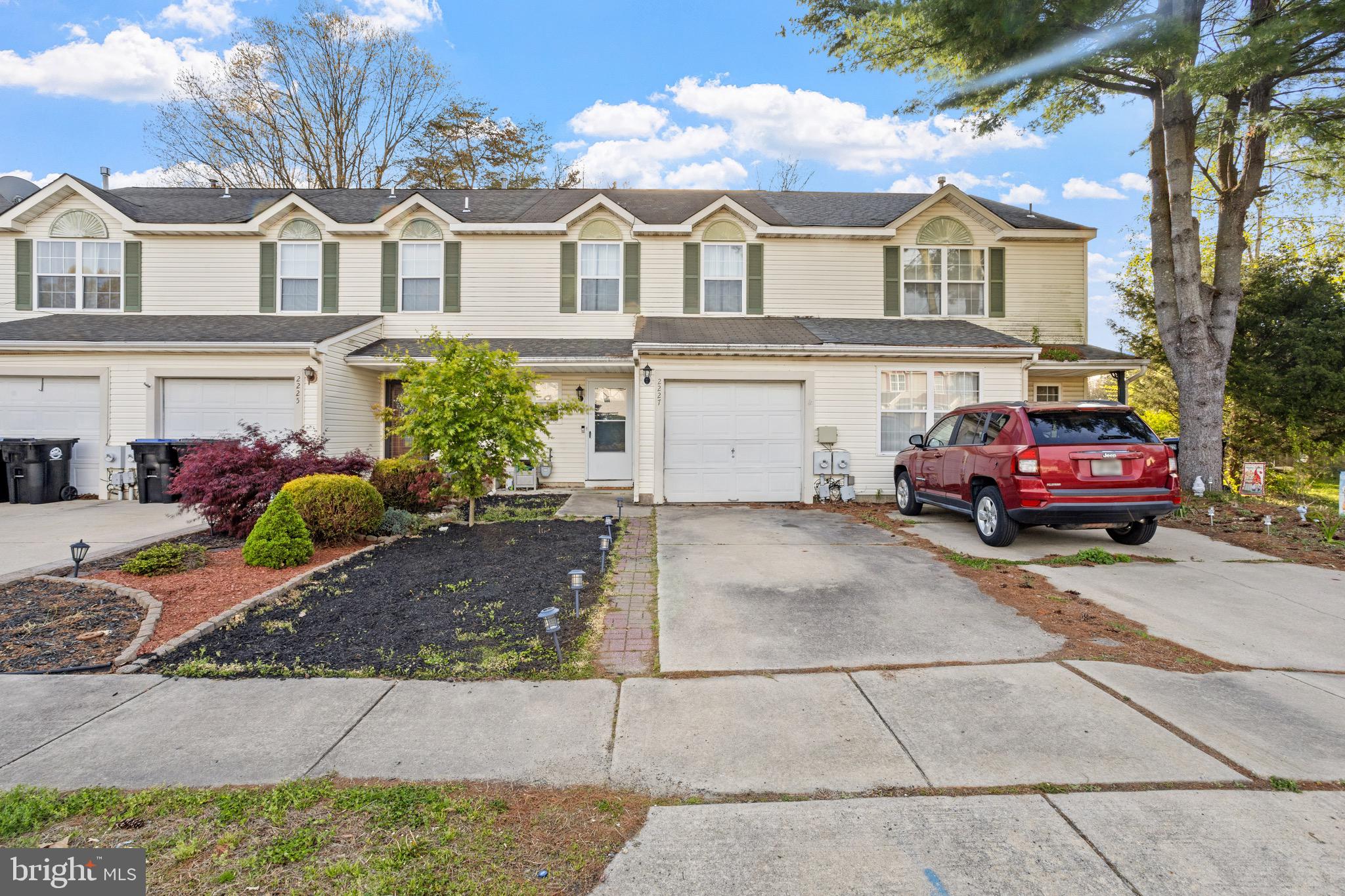 2227 Laurie Ct