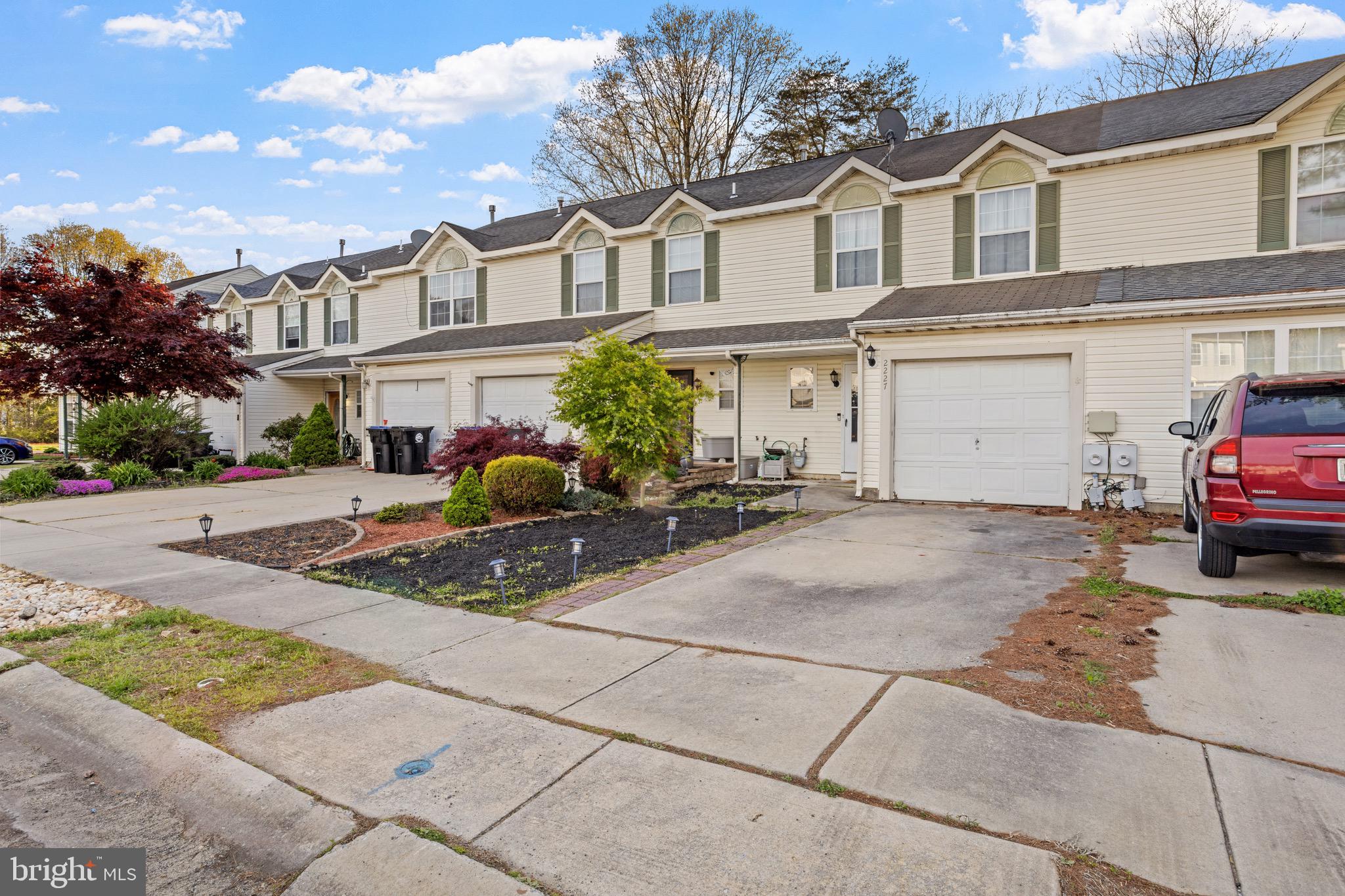 2227 Laurie Ct