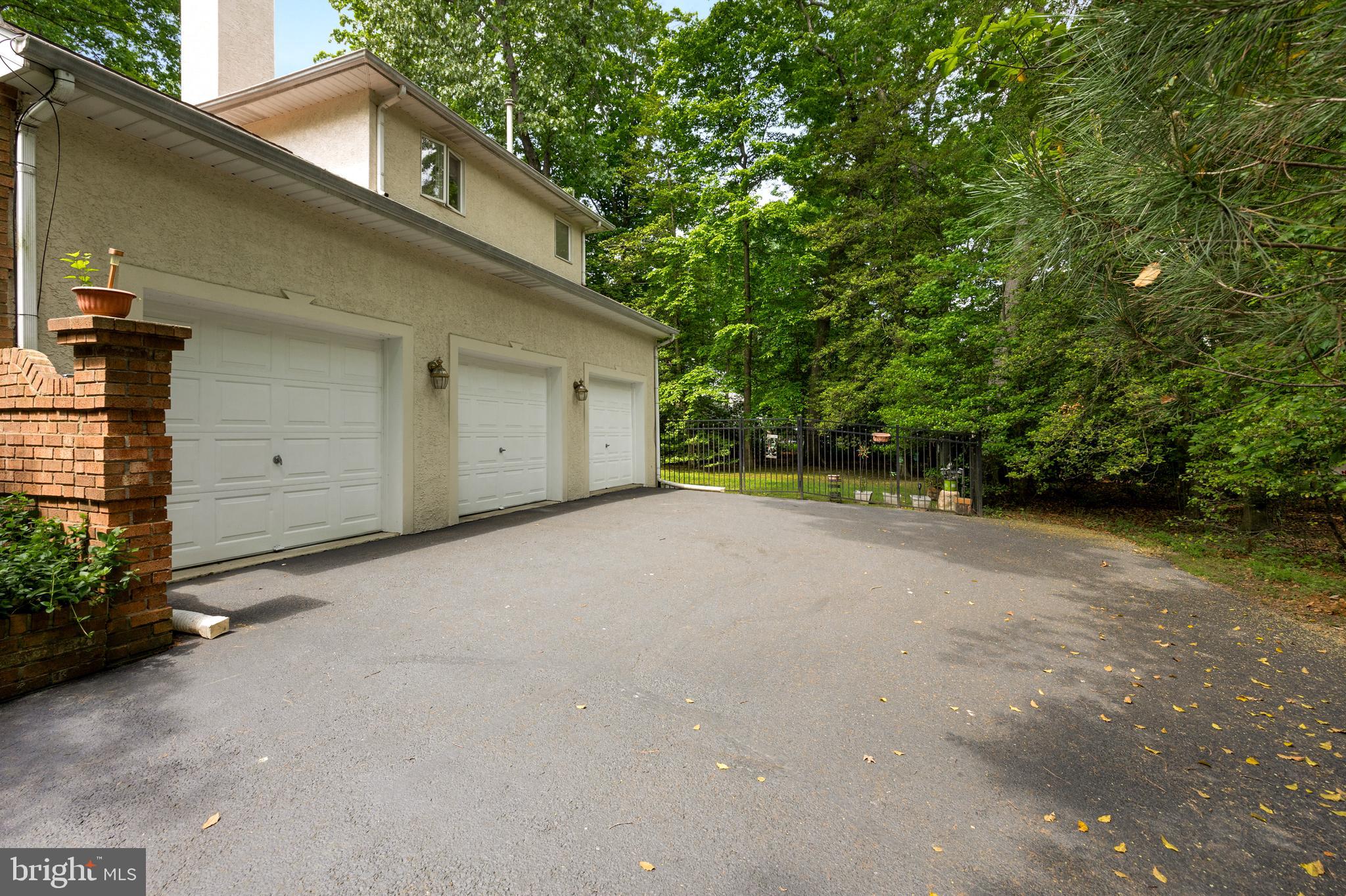 1402 White Horse Rd